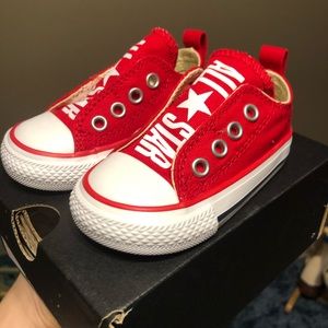Converse infant size 4